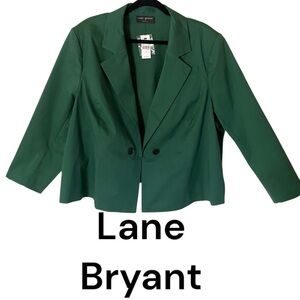 Lane Bryant-NWT size 26 Hunter Green crop blazer. Chic and modern! New w/ tags!!
